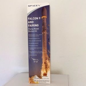 Space X Falcon 9 Flying Model Rocket Kit